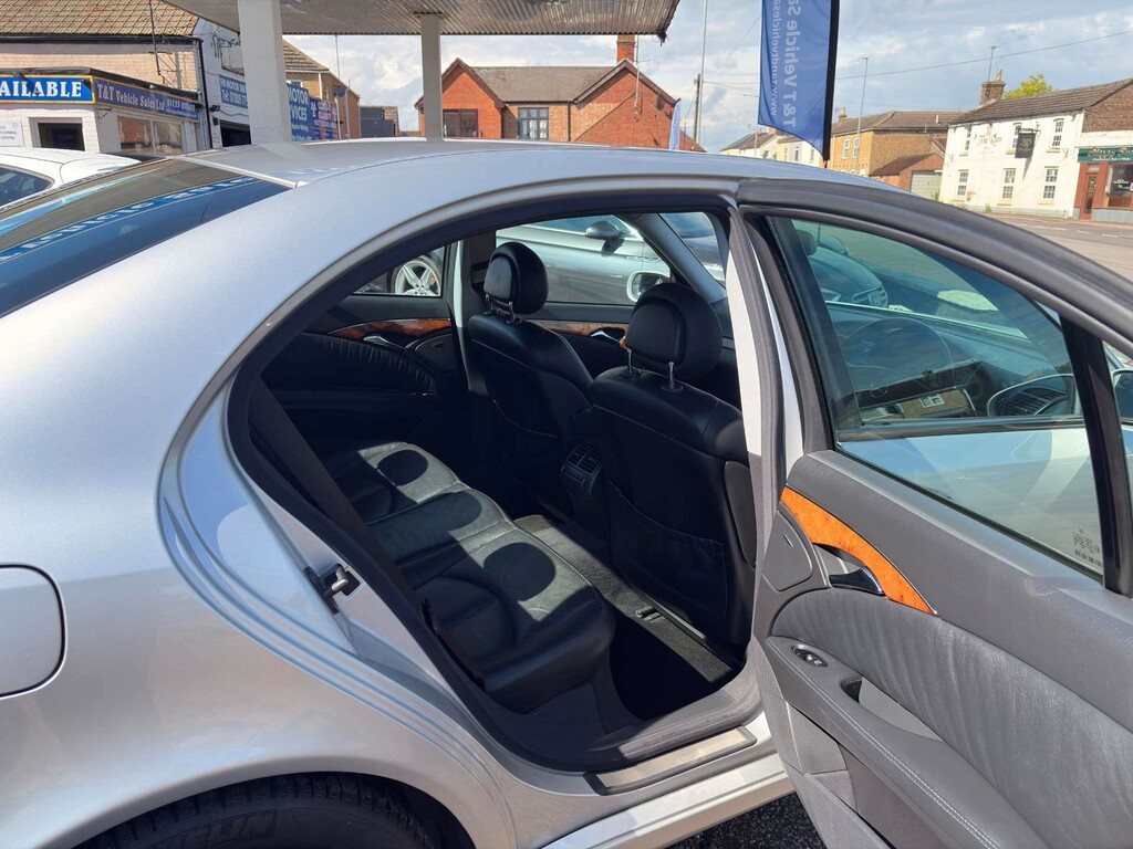 Mercedes-Benz E Class 2.6 E240 Elegance Silver #42