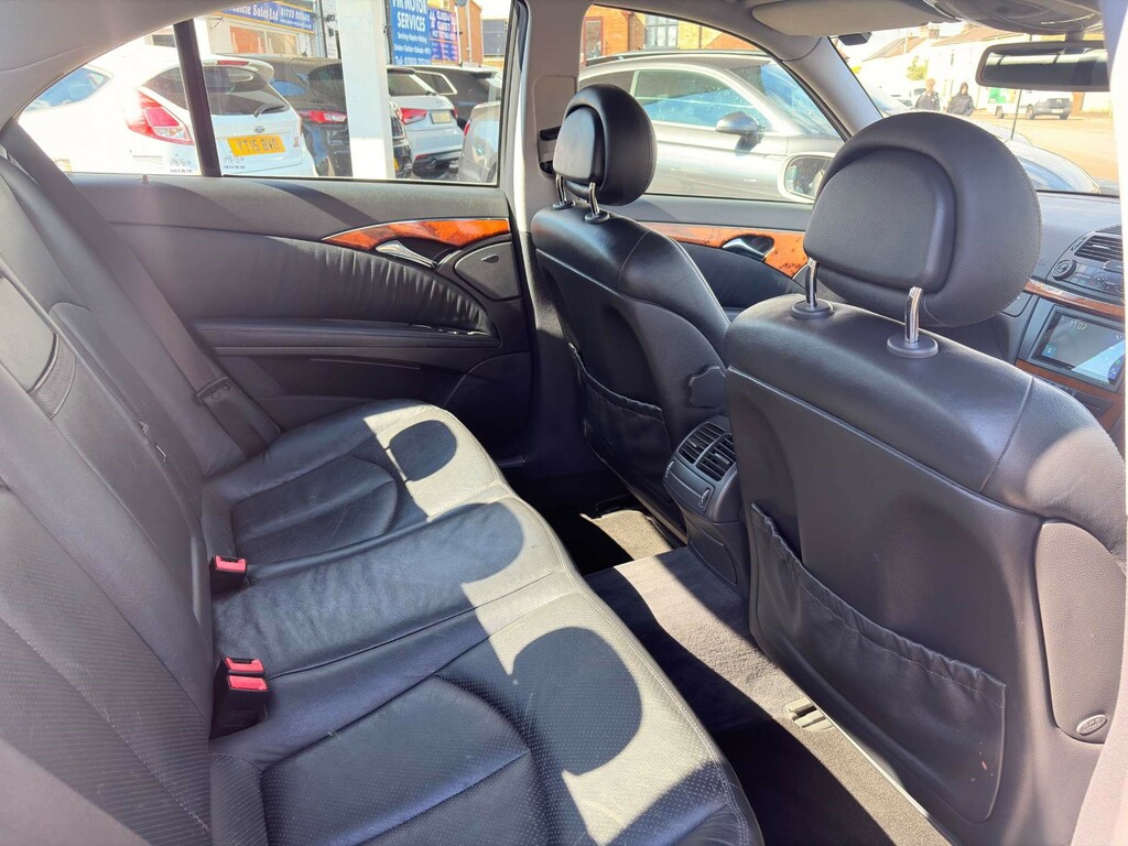 Mercedes-Benz E Class 2.6 E240 Elegance Silver #44