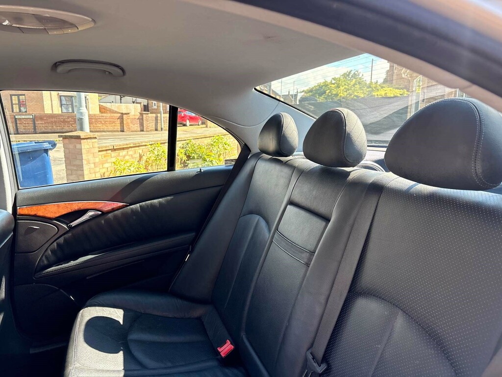 Mercedes-Benz E Class 2.6 E240 Elegance Silver #54