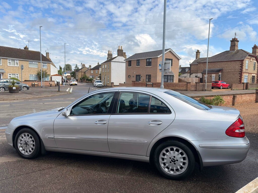 Mercedes-Benz E Class 2.6 E240 Elegance Silver #10