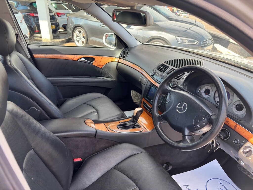 Mercedes-Benz E Class 2.6 E240 Elegance Silver #27