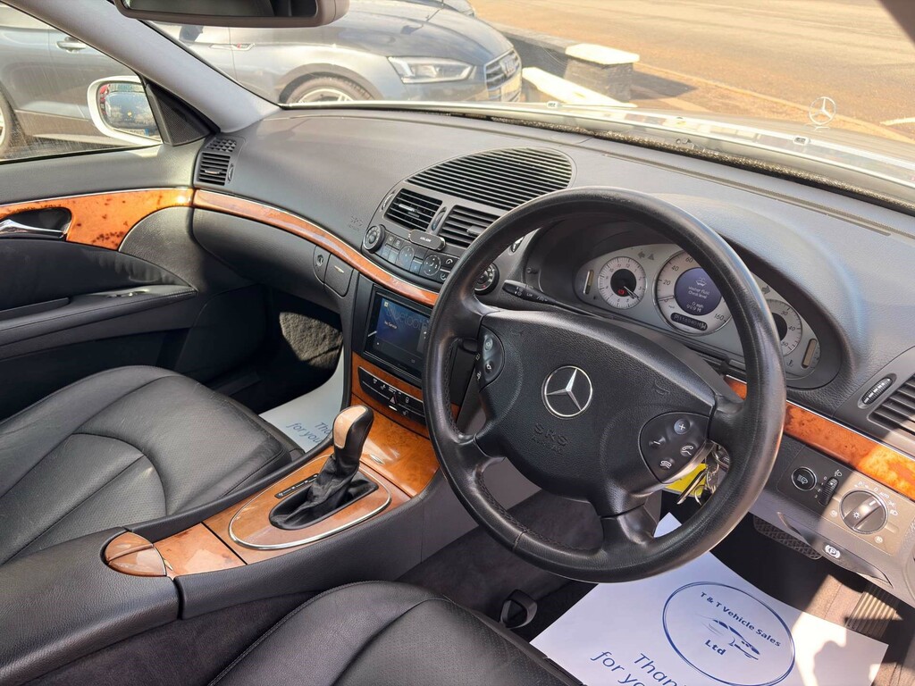 Mercedes-Benz E Class 2.6 E240 Elegance Silver #28