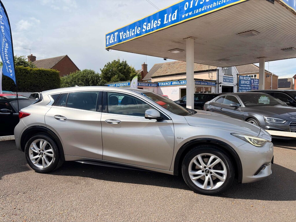 Infiniti Q30 Premium Tech Intouch D Silver #4