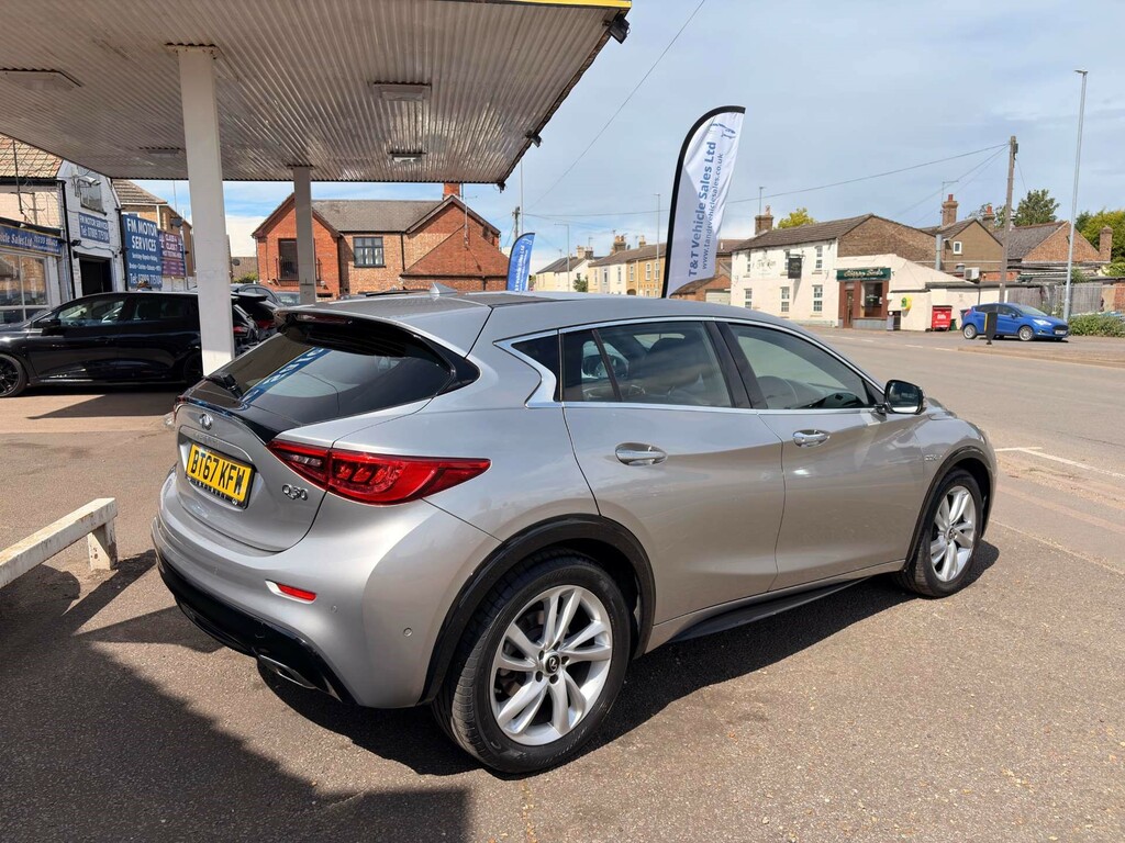 Infiniti Q30 Premium Tech Intouch D Silver #6