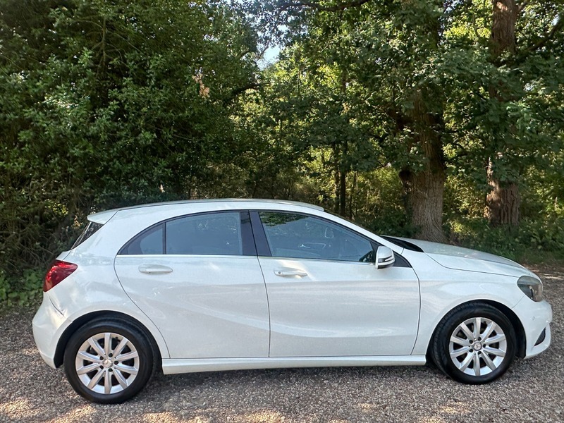 Mercedes-Benz A Class 1.6 A200 Blueefficiency Amg White #3
