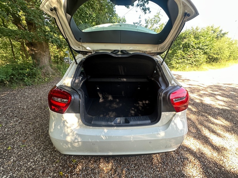 Mercedes-Benz A Class 1.6 A200 Blueefficiency Amg White #6