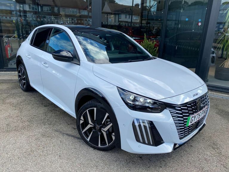 Peugeot e-208 51Kwh Gt Premium 7.4Kw Charger GY75FHO White