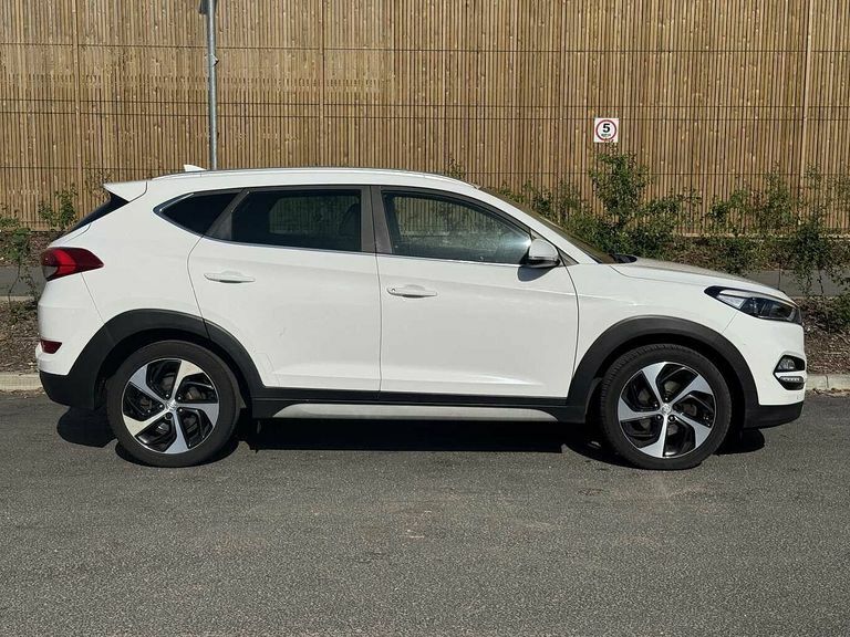 Hyundai Tucson 1.7 Crdi Blue Drive Premium 2Wd Dct HN17LCK White #2