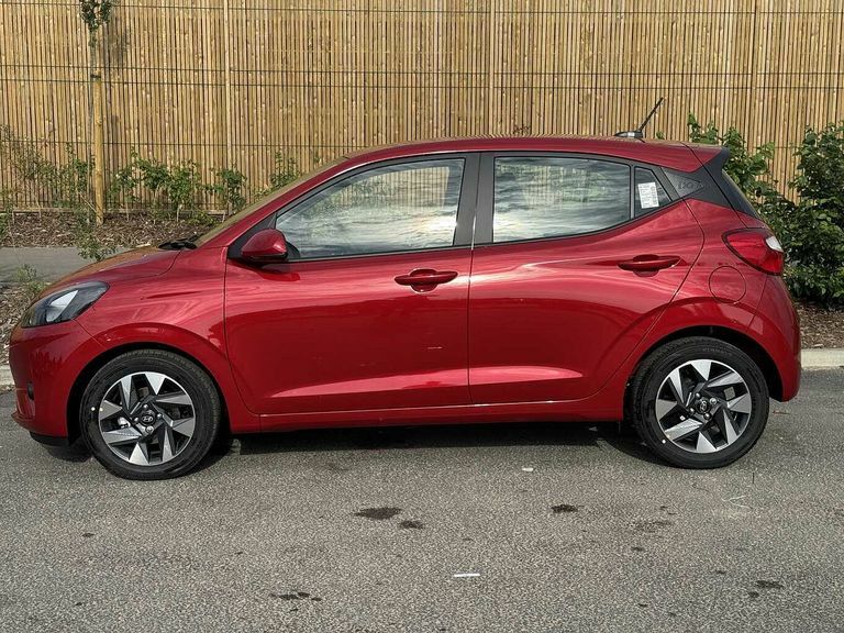 Hyundai I10 1.0 63 Advance Nav GV26EWK Red #2
