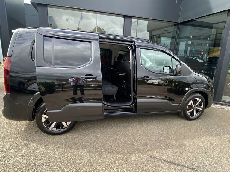 Peugeot e-Rifter 52Kwh Gt Long Mpv 7.4Kw Charger Black #5