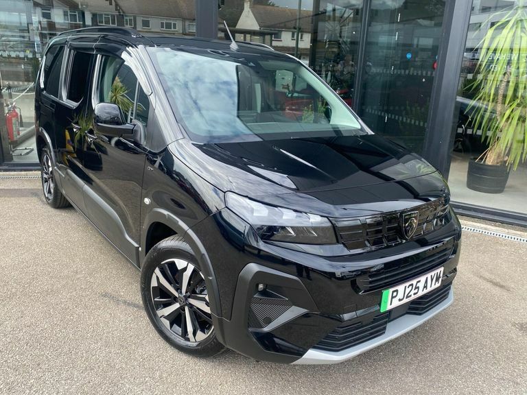 Peugeot e-Rifter 52Kwh Gt Long Mpv 7.4Kw Charger Black