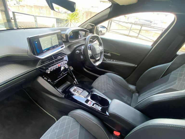 Peugeot 208 1.2 Puretech Gt Premium Eat Euro 6 Ss LS23WVC Black #2