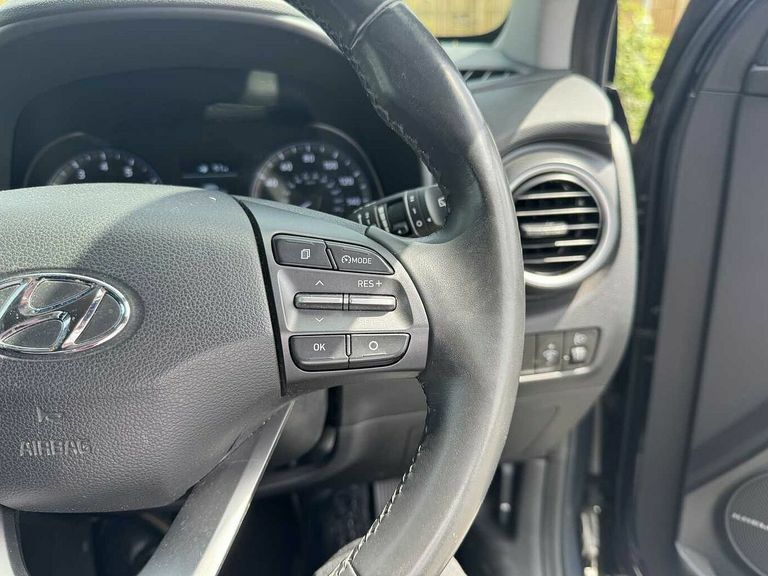 Hyundai Kona Hatchback Red #18
