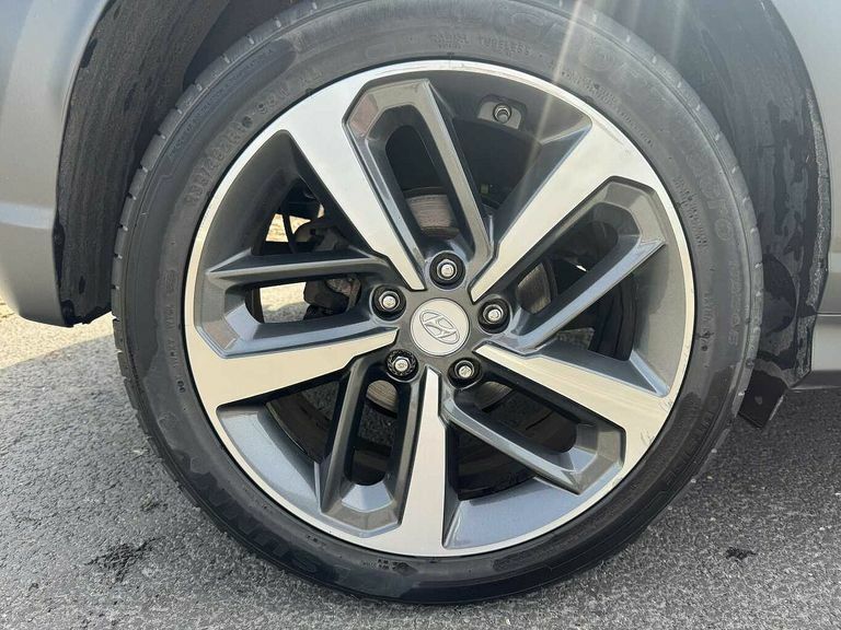 Hyundai Kona Hatchback Red #8