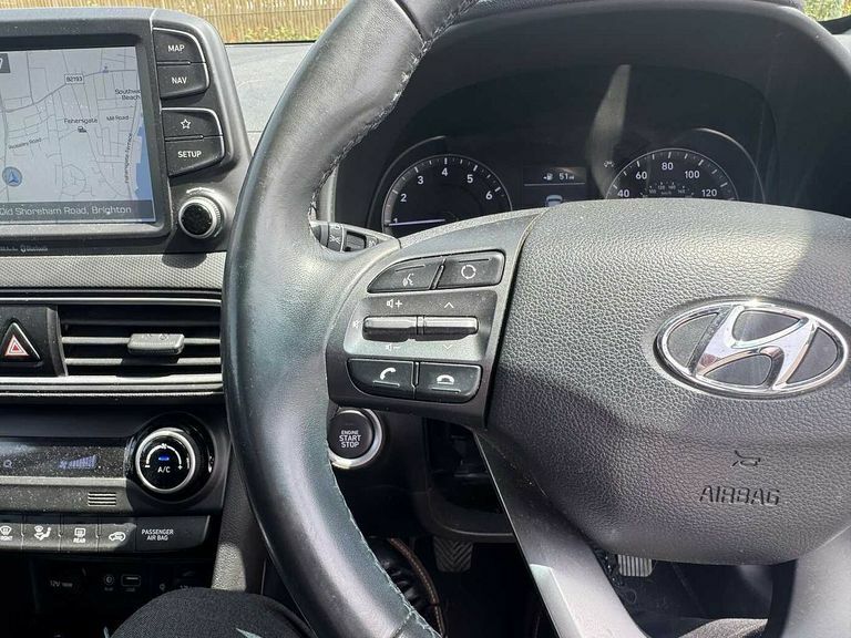 Hyundai Kona Hatchback Red #17