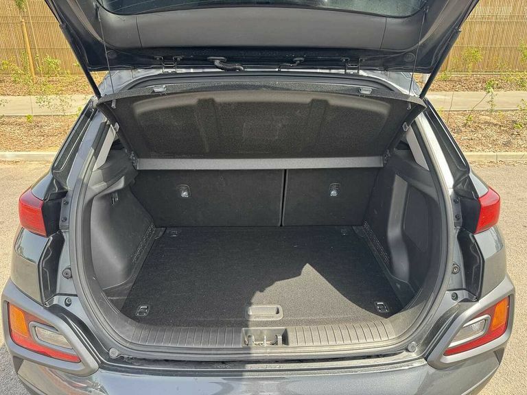 Hyundai Kona Hatchback Red #9