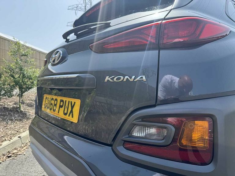 Hyundai Kona Hatchback Red #7