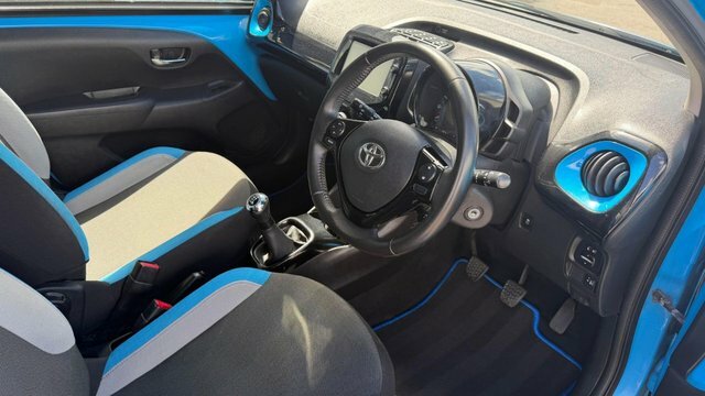 Toyota Aygo Hatchback Blue #4
