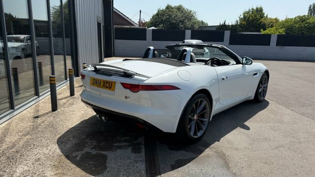 Jaguar F-Type 3.0 Supercharged V6 S White #8