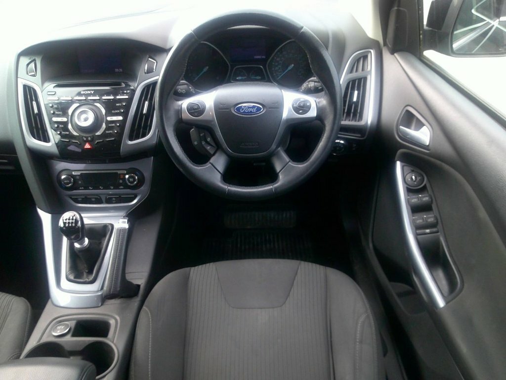 Ford Focus 1.6L Titanium Navigator WK64OFE Black #2