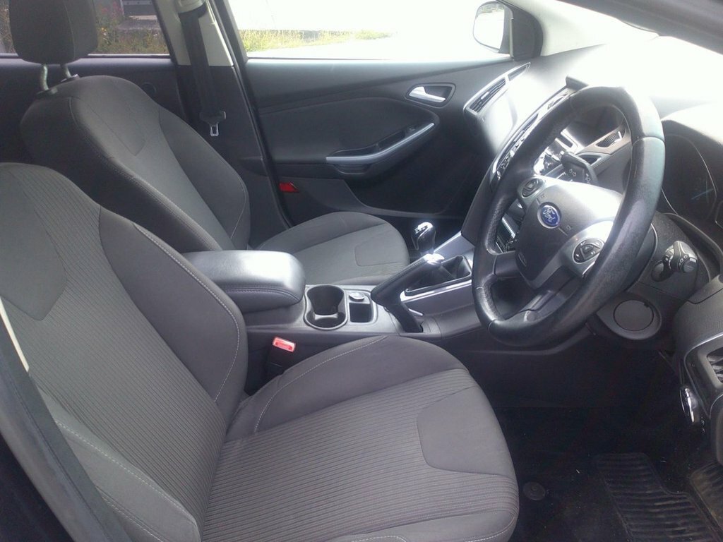 Ford Focus 1.6L Titanium Navigator WK64OFE Black #5