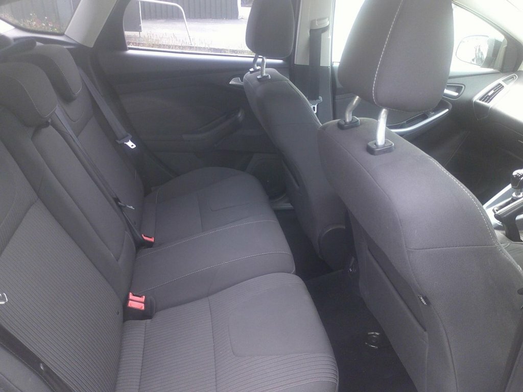 Ford Focus 1.6L Titanium Navigator WK64OFE Black #4