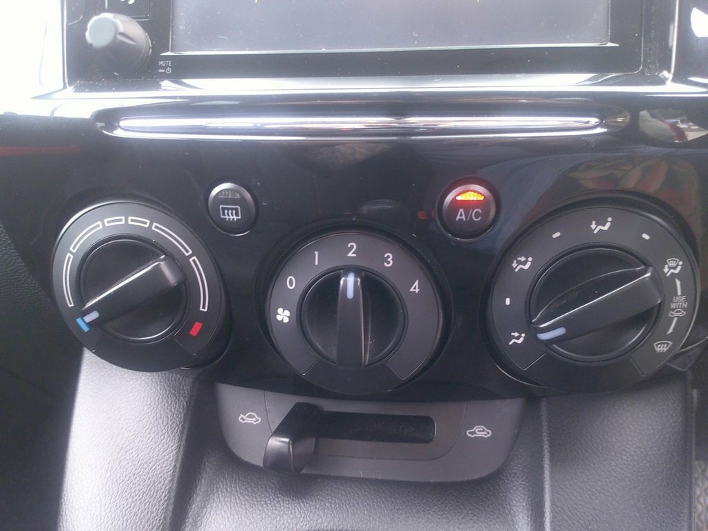 Mazda 2 1.3 Sport Venture Euro 5 Red #21