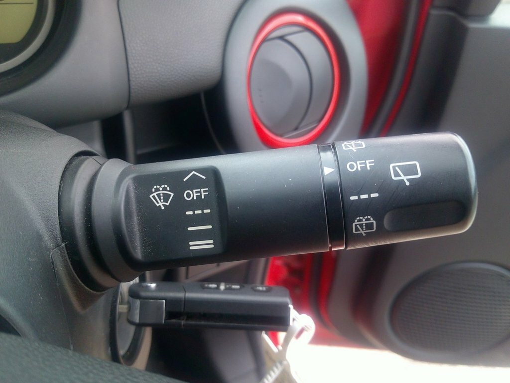 Mazda 2 1.3 Sport Venture Euro 5 Red #17