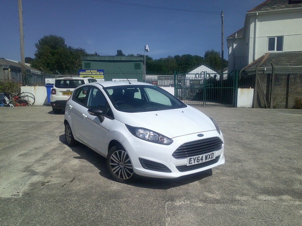 Ford Fiesta Titanium White #1