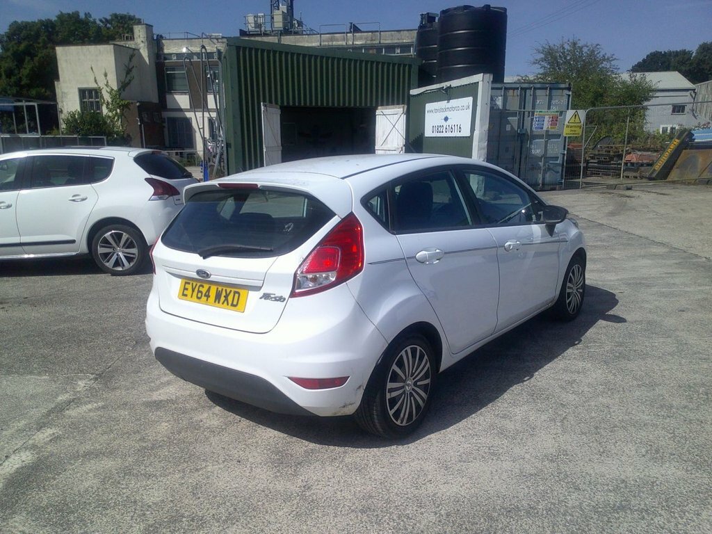 Ford Fiesta Titanium White #12