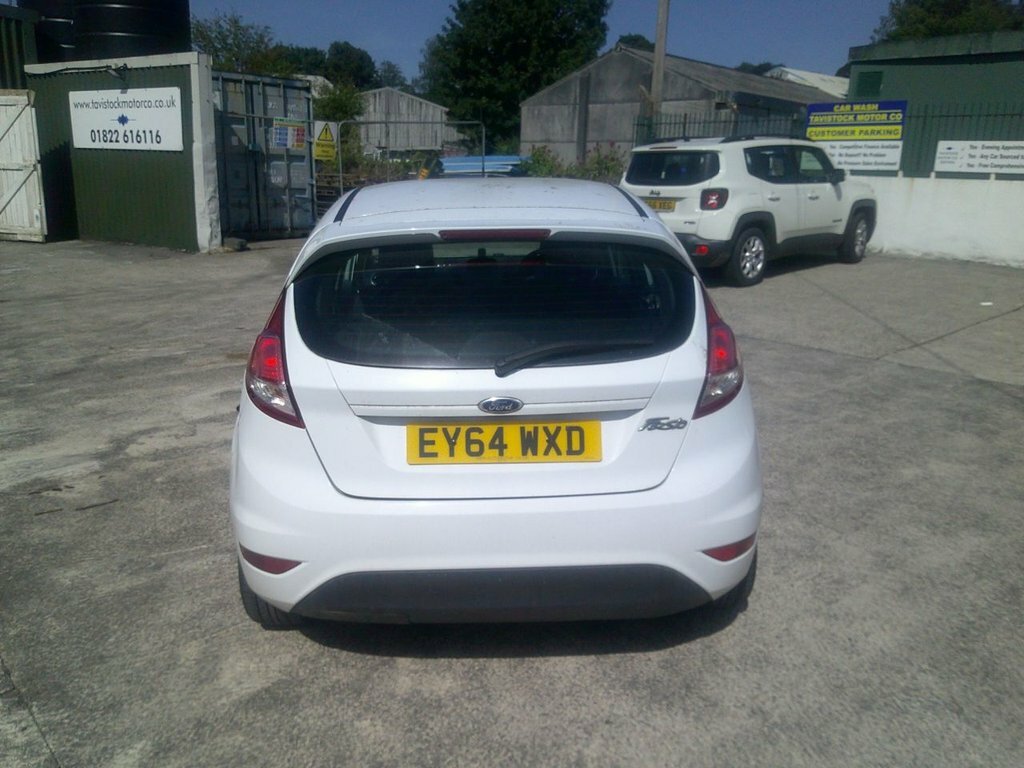 Ford Fiesta Titanium White #7
