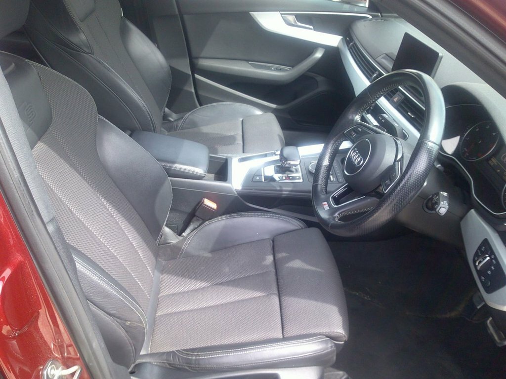 Audi A4 Avant 2L S Line Red #5