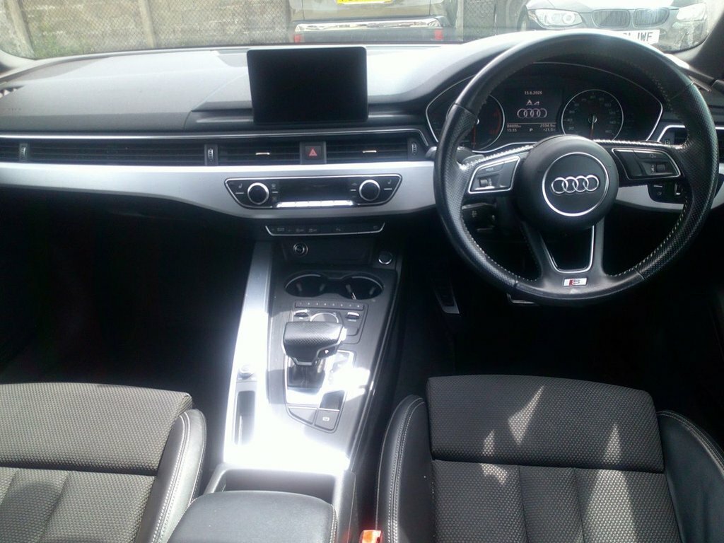Audi A4 Avant 2L S Line Red #2