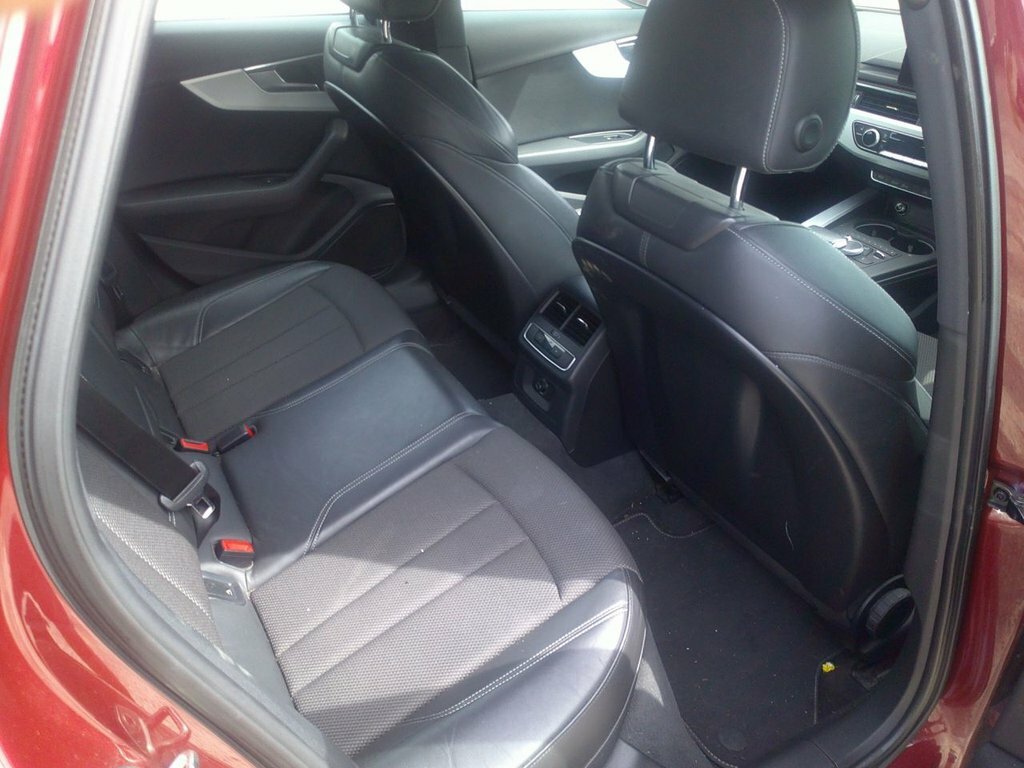 Audi A4 Avant 2L S Line Red #6