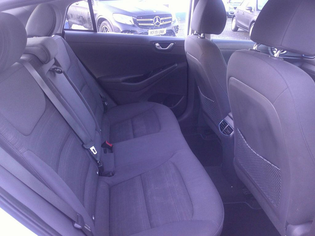 Hyundai Ioniq 1.6L Premium White #6
