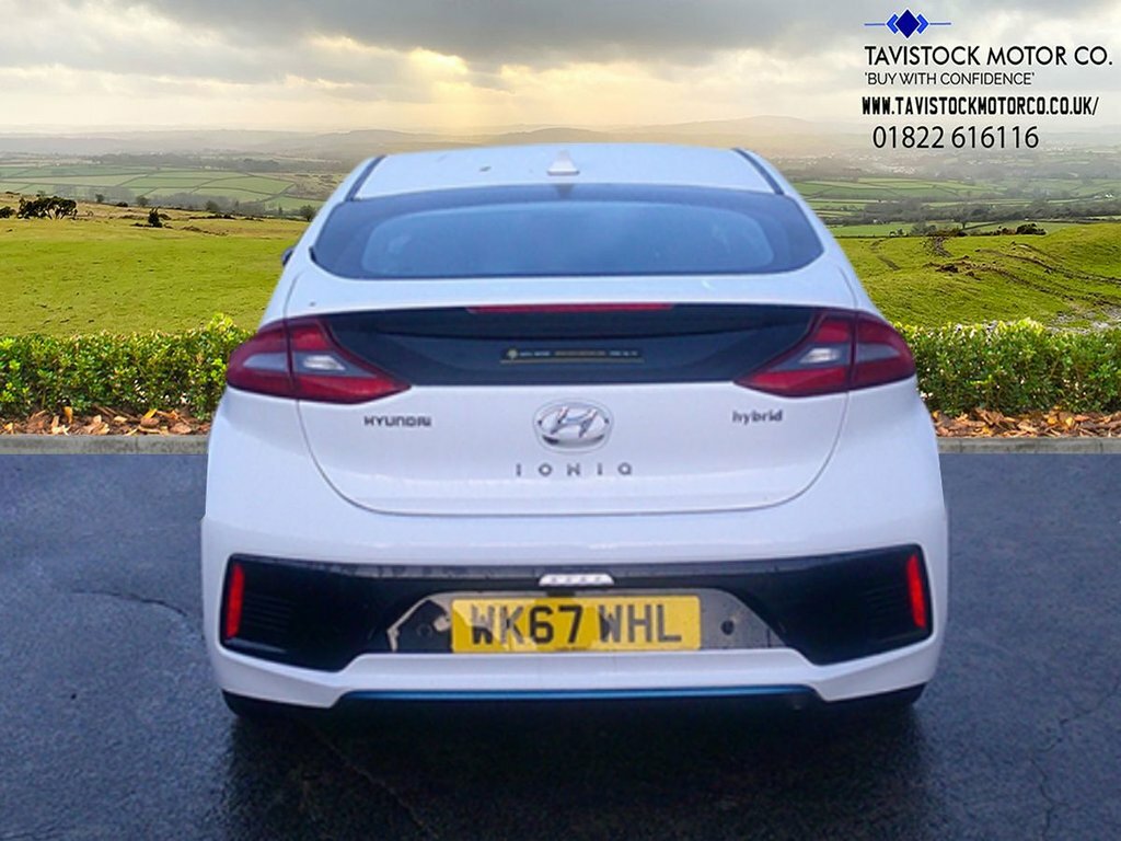 Hyundai Ioniq Premium Black #8
