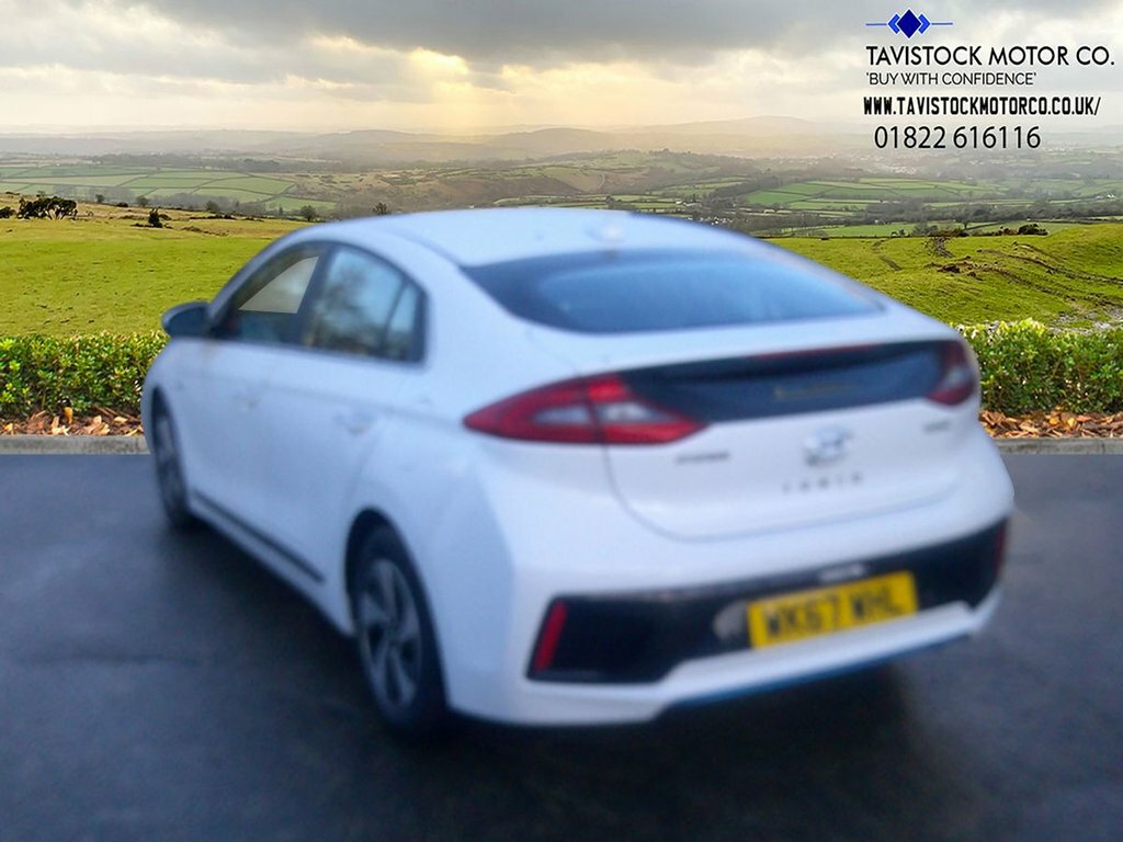 Hyundai Ioniq 1.6L Premium White #5
