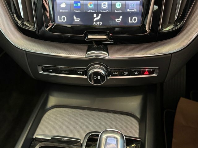 Volvo XC60 B5 Awd Plus Dark 20 Alloys Blond Leather B Blue #18