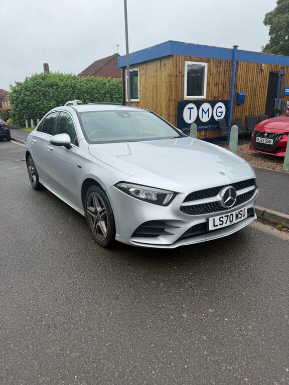 Mercedes-Benz A Class 1.3L Amg Line Silver