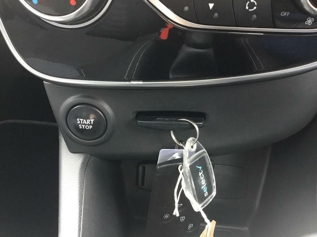 Renault Clio Renault Clio 1.5 Dci 90 Dynamique Nav Red #21