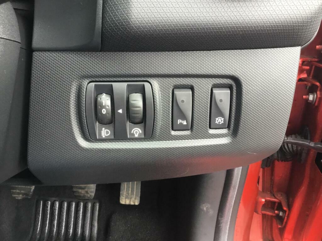 Renault Clio Renault Clio 1.5 Dci 90 Dynamique Nav Red #22
