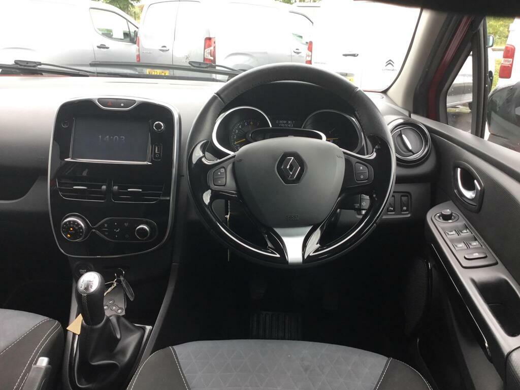 Renault Clio Renault Clio 1.5 Dci 90 Dynamique Nav Red #42
