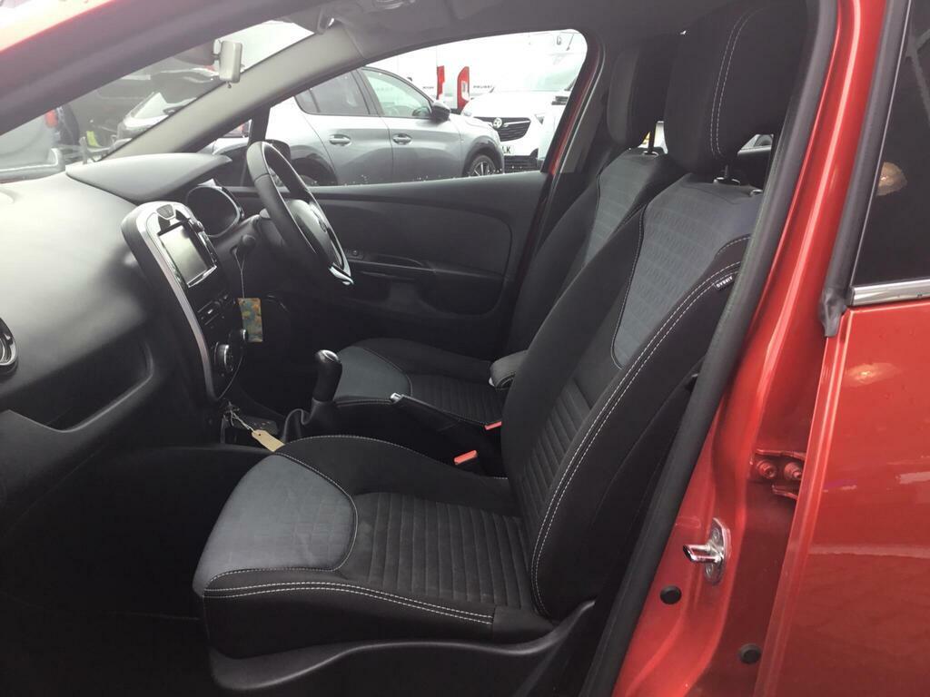 Renault Clio Renault Clio 1.5 Dci 90 Dynamique Nav Red #43