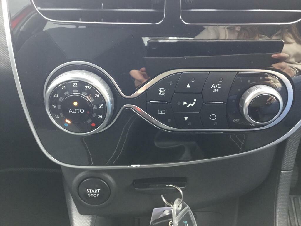 Renault Clio Renault Clio 1.5 Dci 90 Dynamique Nav Red #20