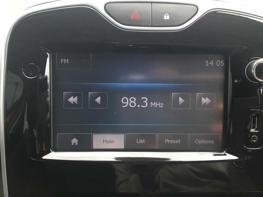 Renault Clio Renault Clio 1.5 Dci 90 Dynamique Nav Red #39