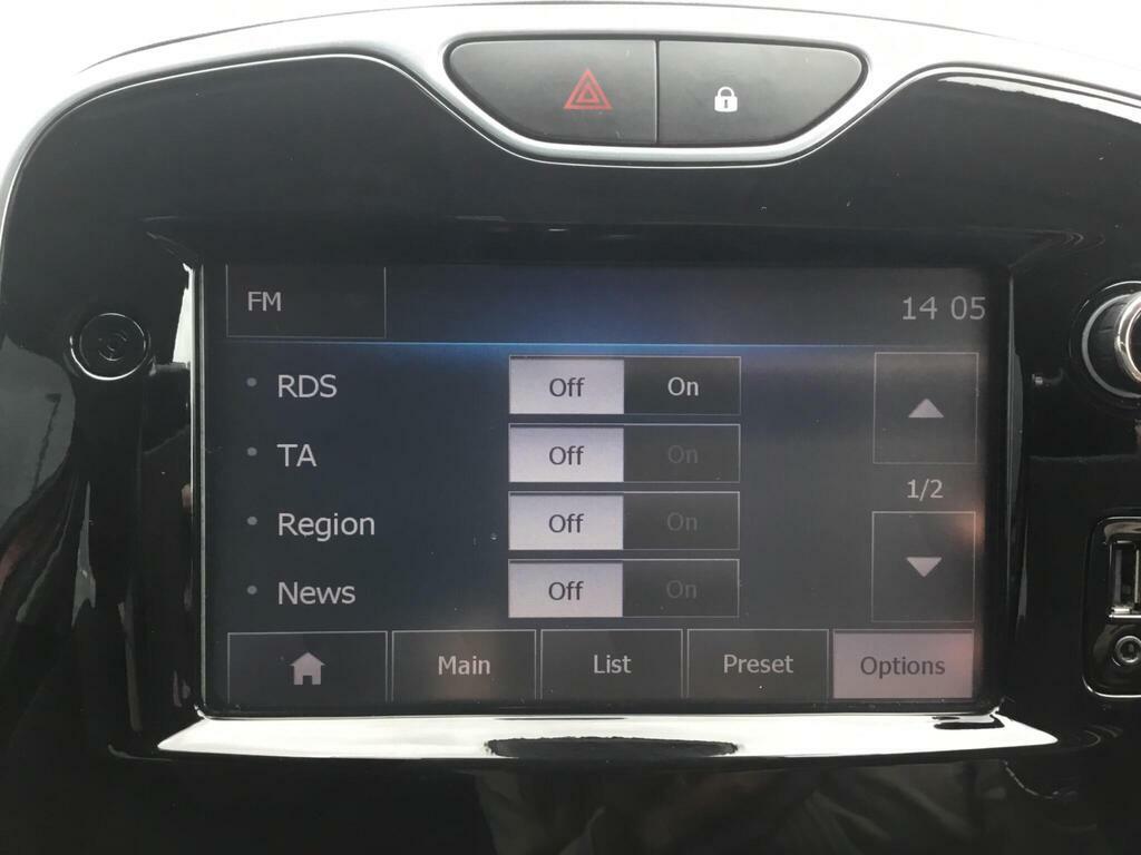 Renault Clio Renault Clio 1.5 Dci 90 Dynamique Nav Red #37