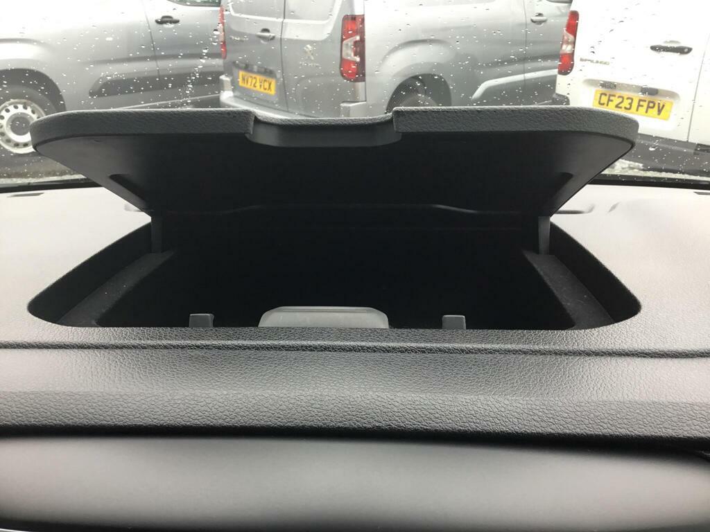 Peugeot Traveller 2L Active Black #48
