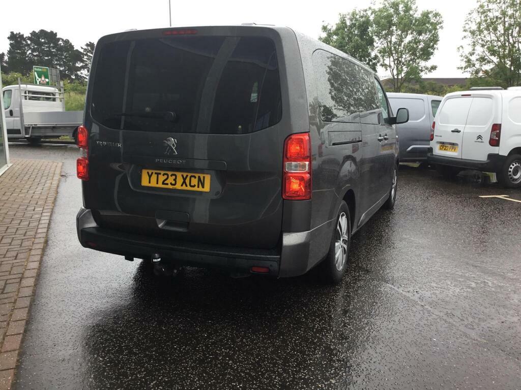 Peugeot Traveller 2L Active Black #10