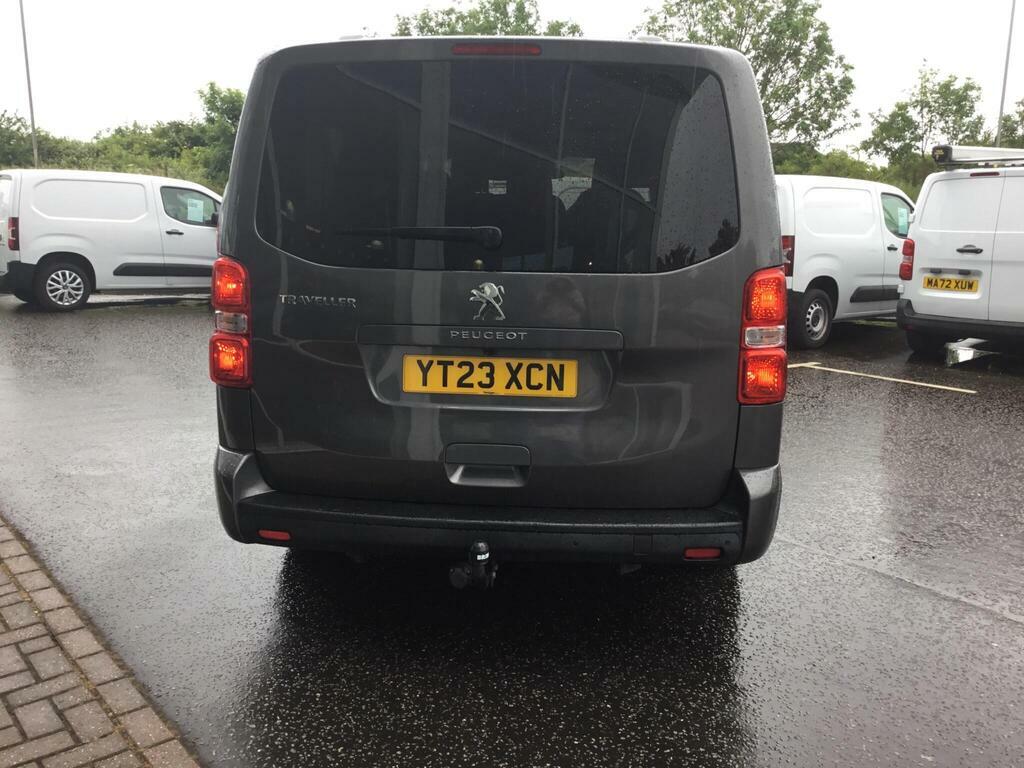 Peugeot Traveller 2L Active Black #8