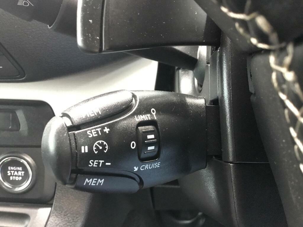 Peugeot Traveller 2L Active Black #16